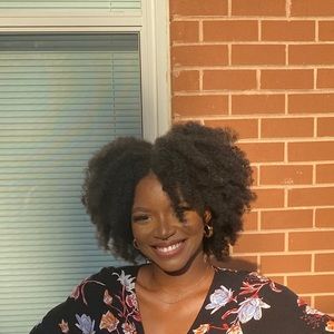 Meet your Posher, Ife